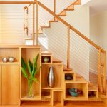 PEMANFAATAN BAWAH TANGGA RUMAH MINIMALIS