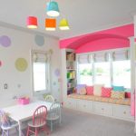 MEMBANGUN RUMAH DENGAN HIASAN PERNIK PERNIK MENARIK