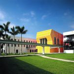 MEMBANGUN RUMAH NUANSA WARNA KUNING